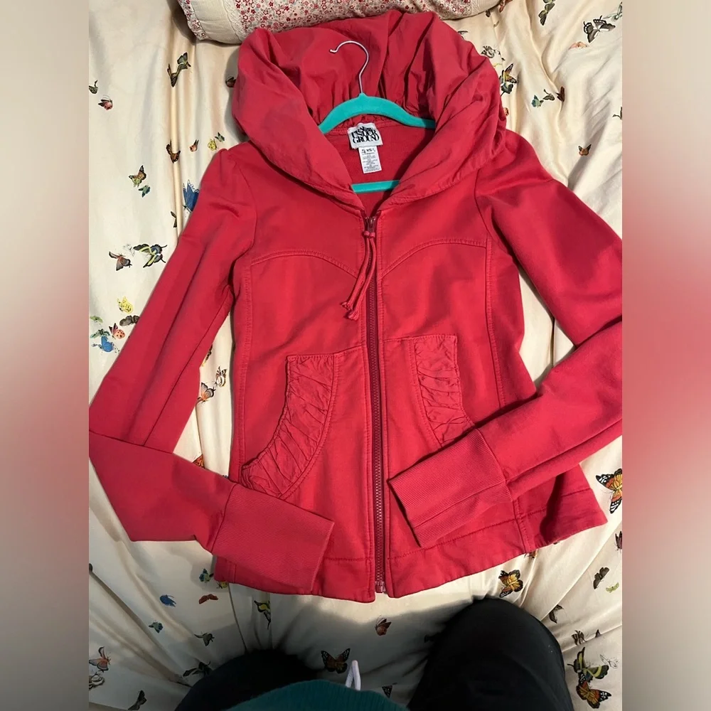 Short Cloak Hoodie Lipstick EUC XS - Picture 2 of 6